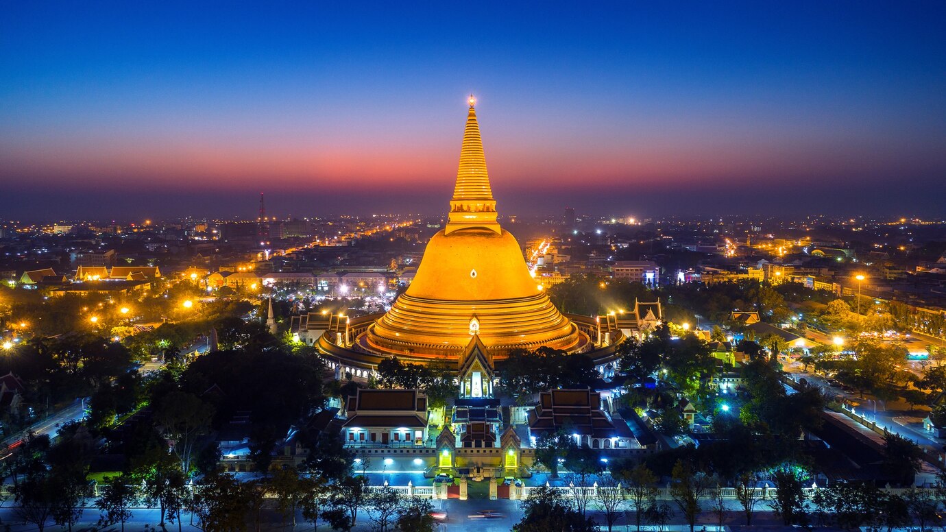 aerial-view-beautiful-gloden-pagoda-sunset-phra-pathom-chedi-temple-nakhon-pathom-province-thailand_335224-712