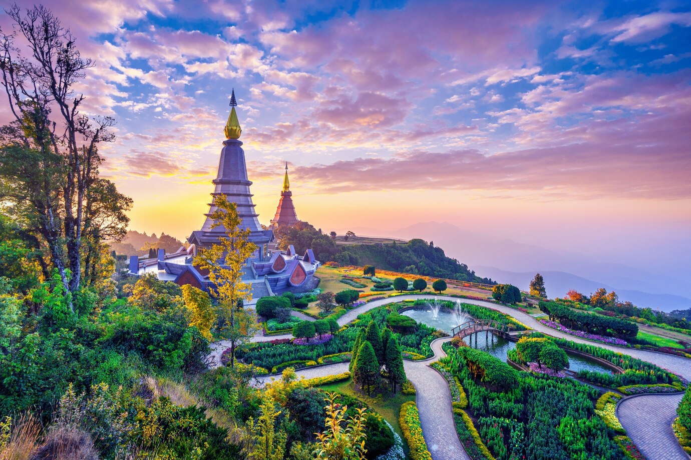 landmark-pagoda-doi-inthanon-national-park-chiang-mai-thailand_335224-779